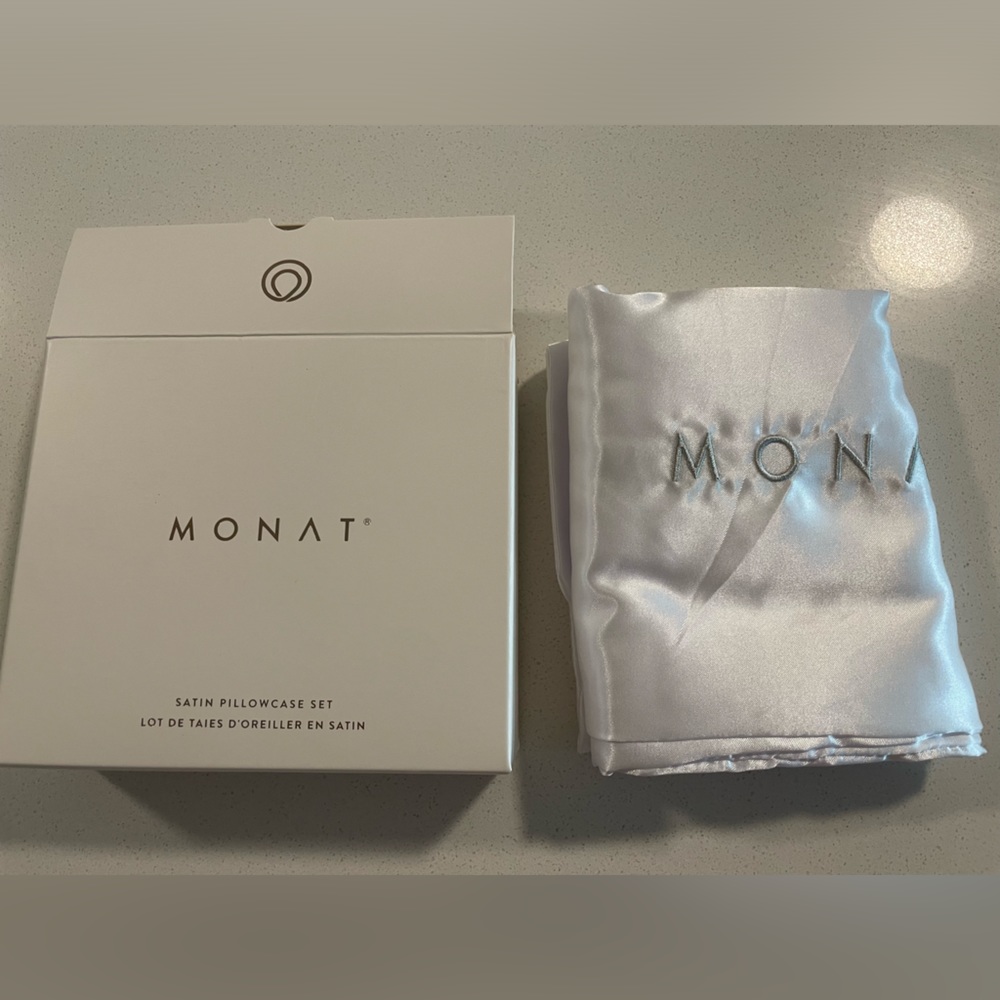 MONAT SATIN PILLOWCASE
